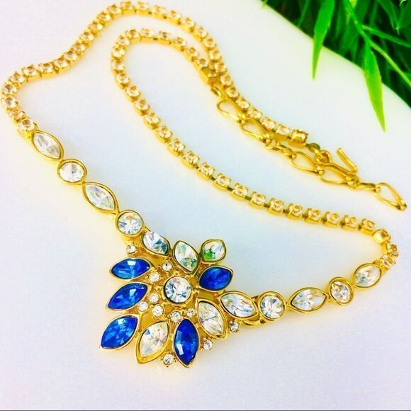 Vintage RARE MONET Blue Clear Rhinestone ls Jeweled Necklace BEAUTIFUL 4341 - Picture 1 of 9